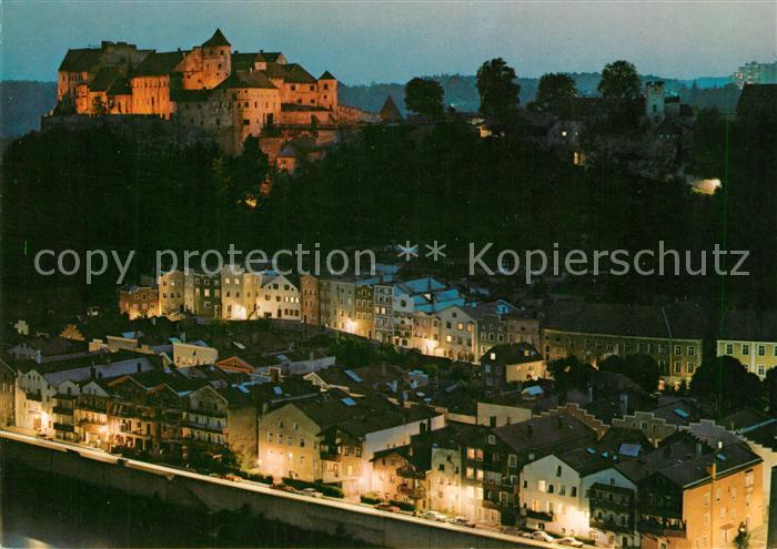 Burghausen Salzach Altstadt Burg Nachtbeleuchtung