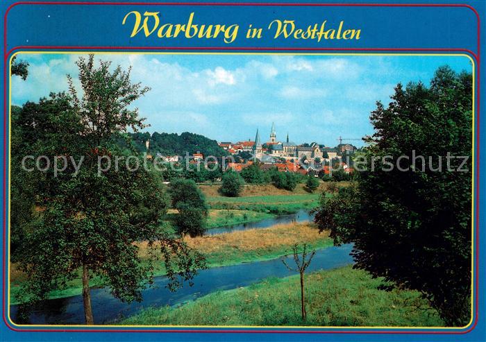 Warburg Westfalen Blick ueber den Fluss zur Stadt