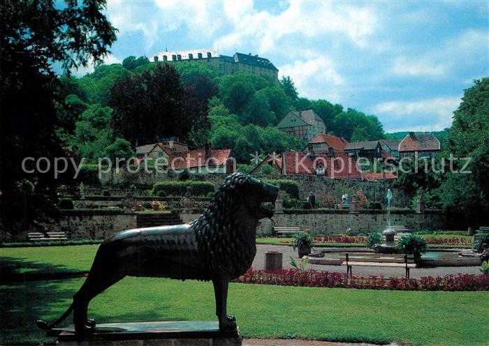 Blankenburg Harz Blick vom Barockgarten zum Schloss Loewenskulptur