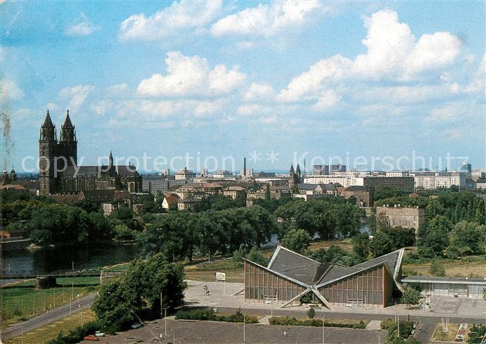 Magdeburg Stadtpanorama mit Kirche Halle