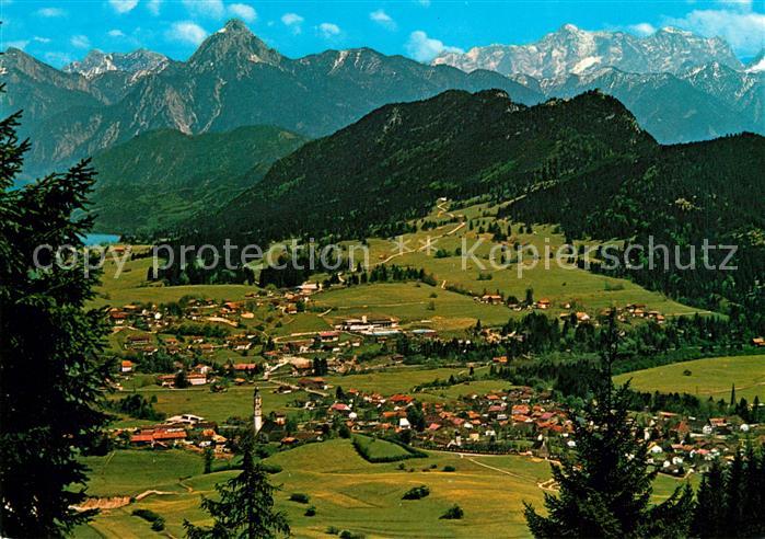 Pfronten Ostallgaeu Bayern Panorama mit Blick auf Saeuling und Zugspitze Allgaeu