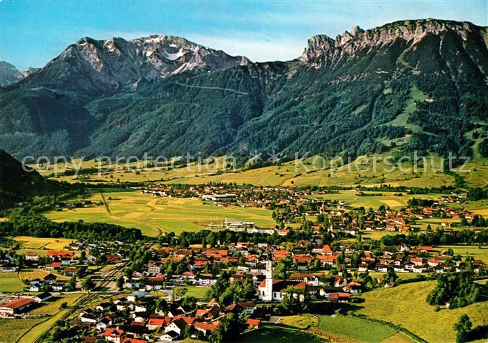 Pfronten Ostallgaeu Bayern mit Rossberg Aggenstein und Breitenberg Allgaeuer Alp
