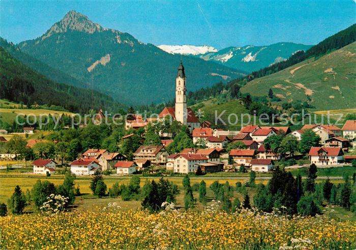 Pfronten Ostallgaeu Bayern Ortsansicht mit Kirche Sorgschrofen Wertacher Horn Al