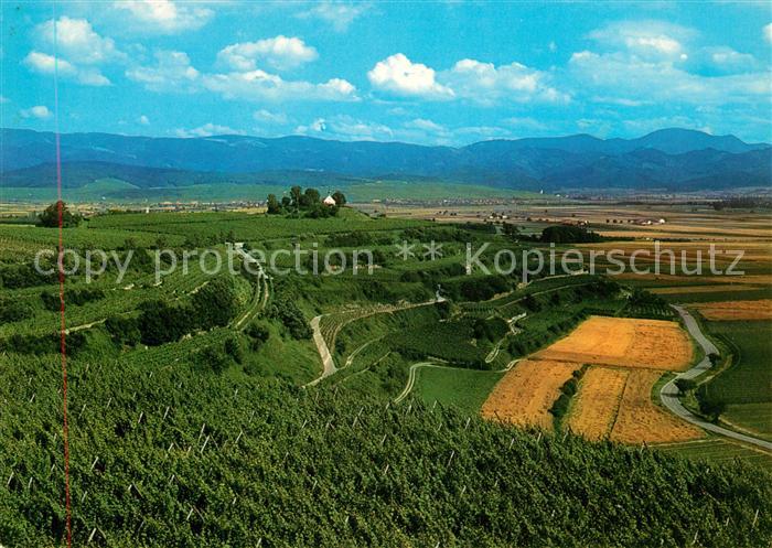 Kaiserstuhl Region Tuniberg mit Ehrentrudis Kapelle und Schwarzwald