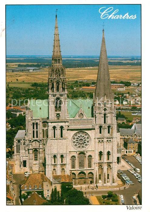 Chartres 28 Vue aerienne de la cathedrale du XIIe siecle