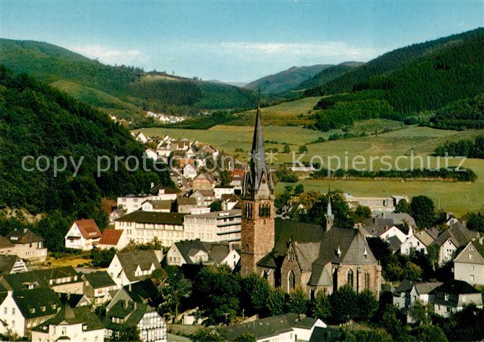 Altenhundem Panorama mit Kirche