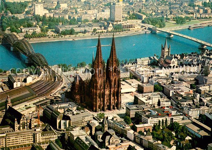 Koeln Rhein Fliegeraufnahme Dom Hohenzollernbruecke Deutzer-Bruecke
