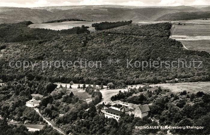 Presberg Rheingau Fliegeraufnahme mit Gaststaette Rheingauer Alp