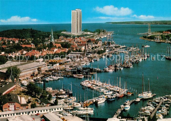 Travemuende Ostseebad Fliegeraufnahme mit Yachthafen