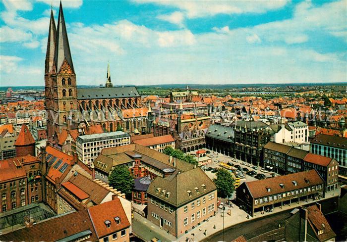 Luebeck Markt und Marienkirche Hansestadt