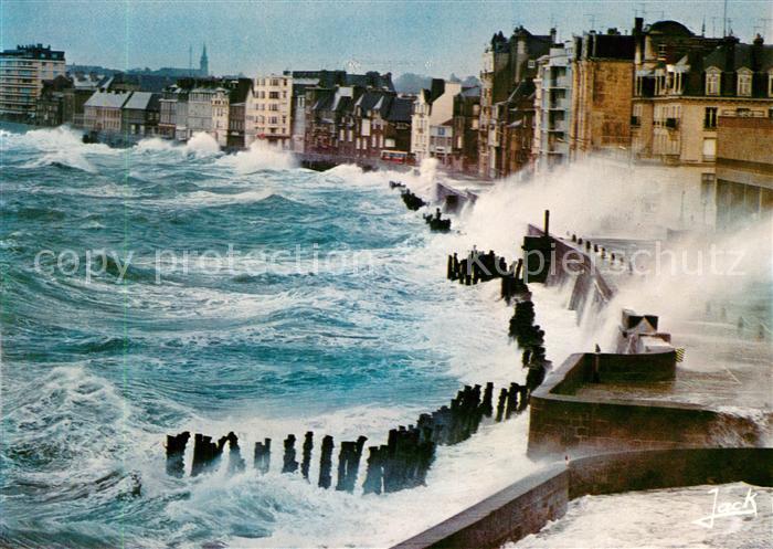 Saint-Malo 35 Tempete d equinoxe sur la plage du Sillon Sturm Brandung