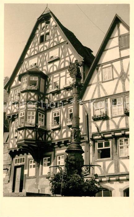 Miltenberg Main Brunnen Figur Altstadt Fachwerkhaeuser Erker