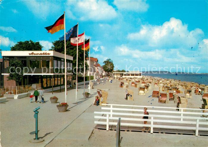 Niendorf Ostseebad Kurpromenade mit Cafe Annette Haus des Kurgastes