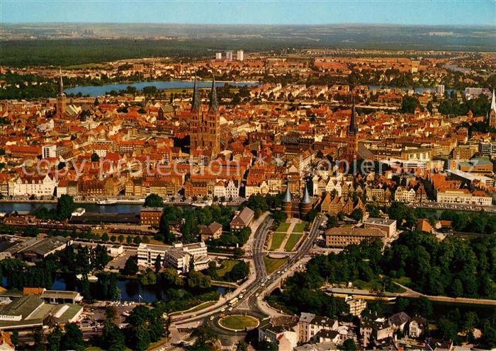 Luebeck Stadtzentrum Holstentor Fliegeraufnahme