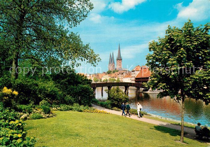 Luebeck Uferpromenade an der Trave Bruecke Kirche