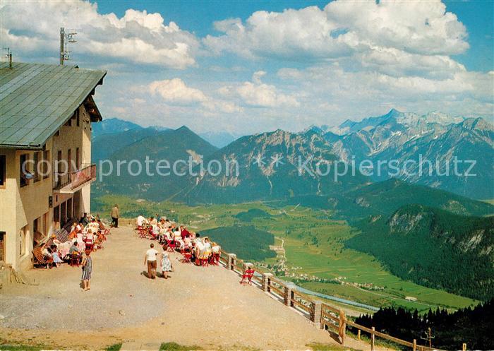 Reutte Tirol Reuttener Bergbahn Berghotel Hahnenkamm Fernsicht mit Zugspitze Alp