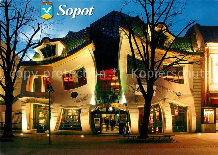 Zoppot Sopot Krzywy dom Fantazjon Krummes Haus Nachtaufnahme