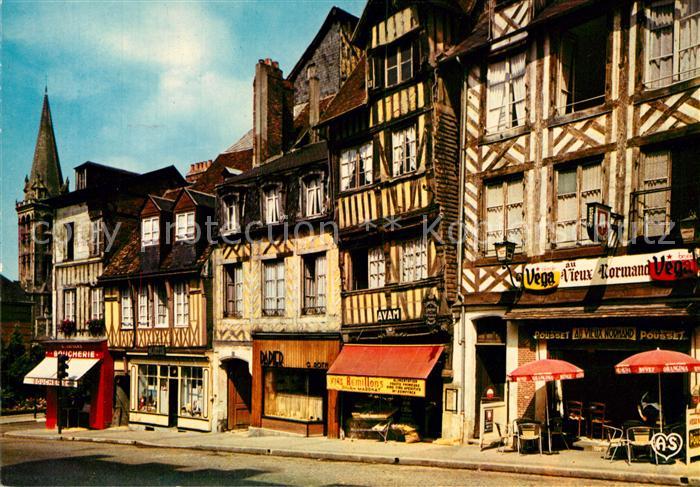 Lisieux Rue Henri Chéron vieilles maisons XII siècle