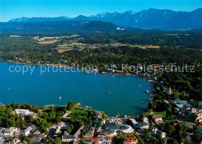 Velden Woerthersee Blick auf Bucht Karawanken mit Hochobir Koschuta Fliegeraufna