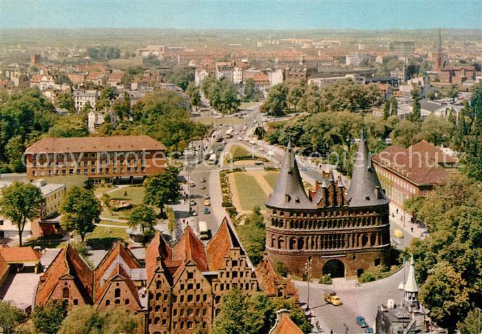 Luebeck Blick vom Aussichtsturm Sankt Petri Holstentor