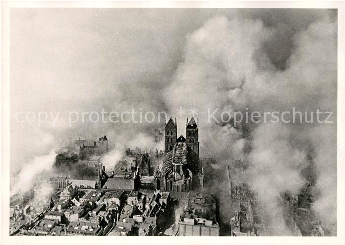 Luebeck Luftangriff Marienkirche