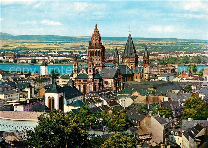 Mainz Rhein Stadtbild mit Dom Blick vom Stephansturm