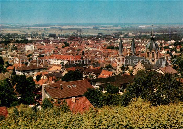 Heppenheim Bergstrasse Stadtbild mit Dom Blick in die Rheinebene