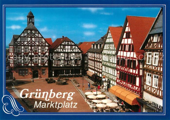 Gruenberg Hessen Marktplatz Rathaus Altstadt Fachwerkhaeuser Strassencafe