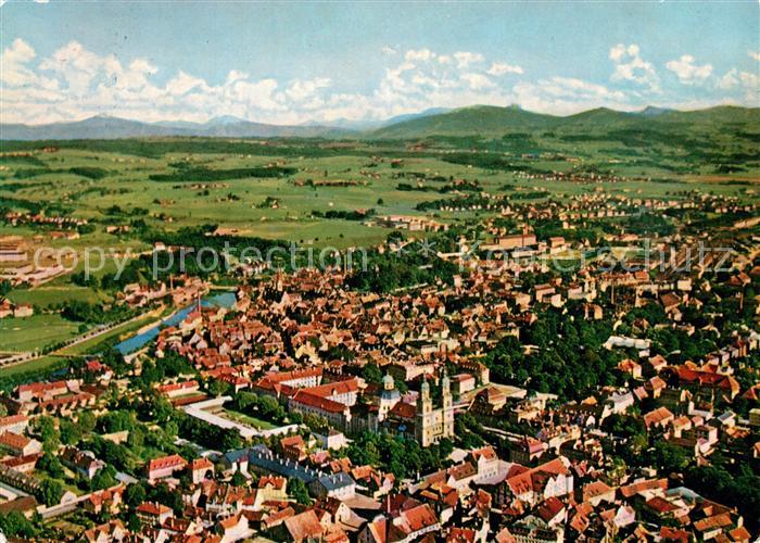 Kempten Allgaeu mit Alpenkette und Zugspitzmassiv Fliegeraufnahme