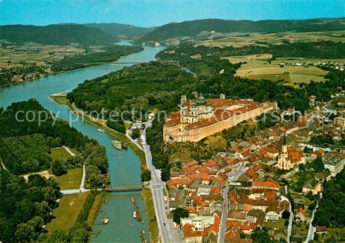 Melk Donau Benediktinerstift Fliegeraufnahme