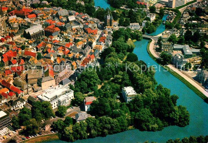 Zwolle Overijssel Centrum met Singelgracht en Sassenpoort vanuit de lucht