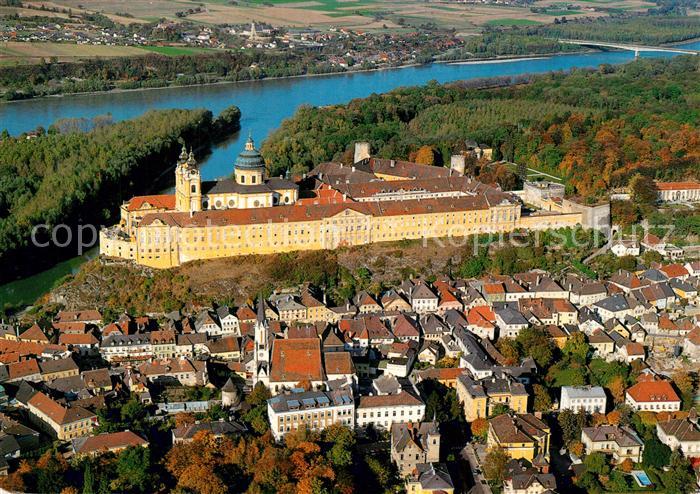 Melk Donau Fliegeraufnahme Stift von Sueden