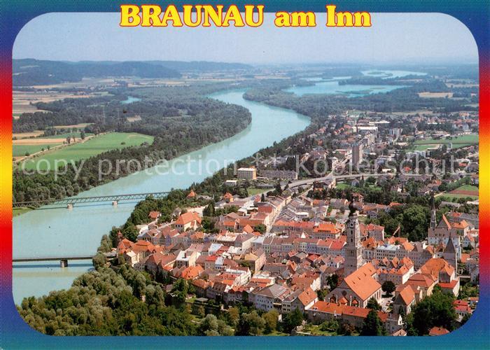 Braunau Inn Fliegeraufnahme mit Pfarrkirche und hohem Turm
