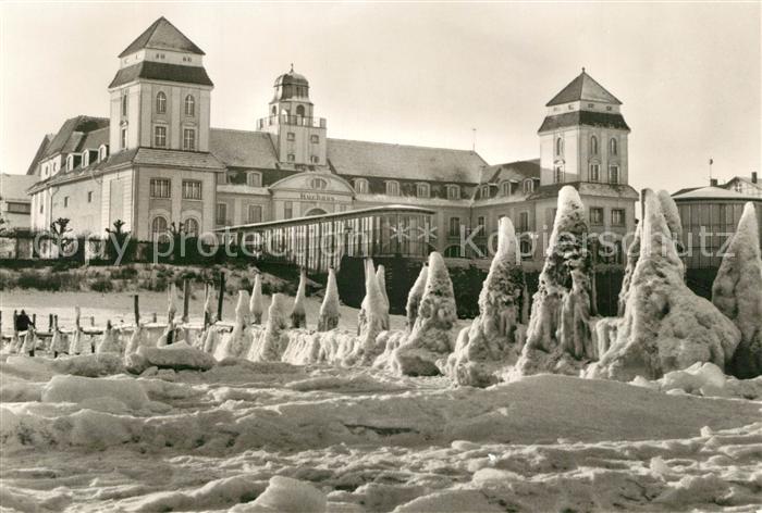Binz Ruegen Seebruecke Gaststaette Winterlandschaft