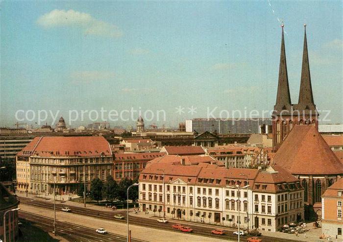 BERLIN  DE Nikolaikirche Nikolaiviertel Ephraimpalais Handwerksmuseum