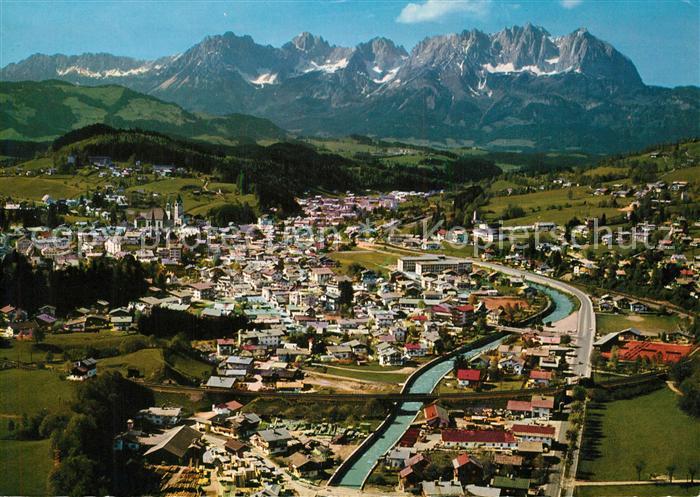 Kitzbuehel Tirol mit Wildem Kaiser Kaisergebirge Fliegeraufnahme