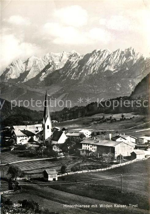 Hinterthiersee Ortsansicht mit Kirche Wilder Kaiser Kaisergebirge