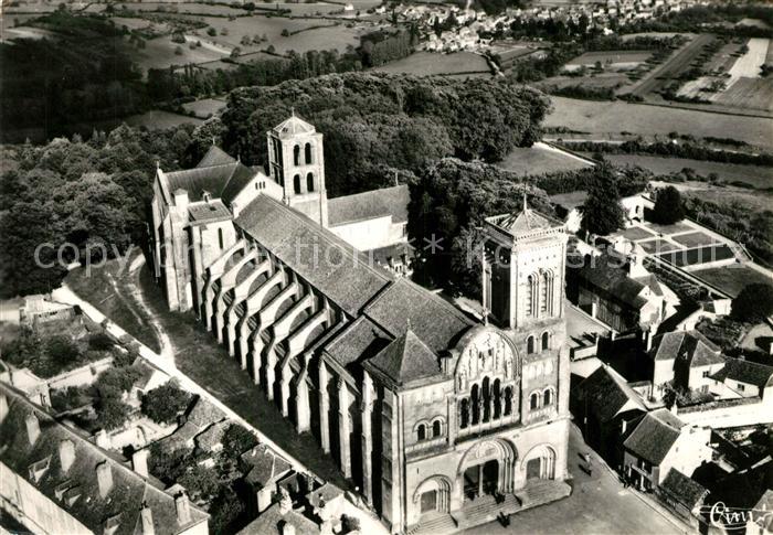 Vezelay Basilique de la Madeleine vue aérienne