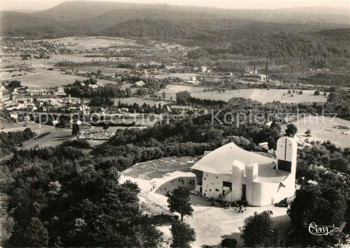 Ronchamp Haute Saone Chapelle de Notre Dame du Haut Architecte Le Corbusier vue