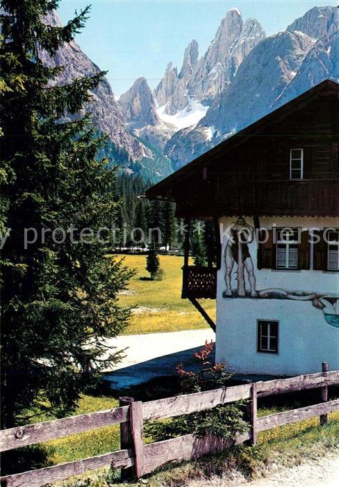 Fischleinboden gegen Zwoelferkofel Dolomiten Cima Dodici Dolomiti