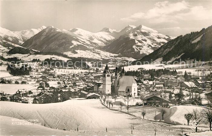 Kitzbuehel Tirol Gesamtansicht Wintersportplatz mit Alpenpanorama