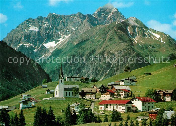 Hirschegg Kleinwalsertal Vorarlberg Ortsansicht mit Kirche Widderstein Allgaeuer