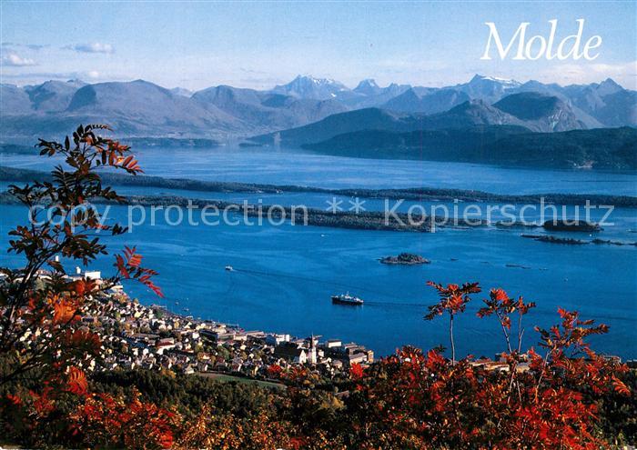 Molde Utsikt over byen med Romsdalsfjellene i bakgrunnen