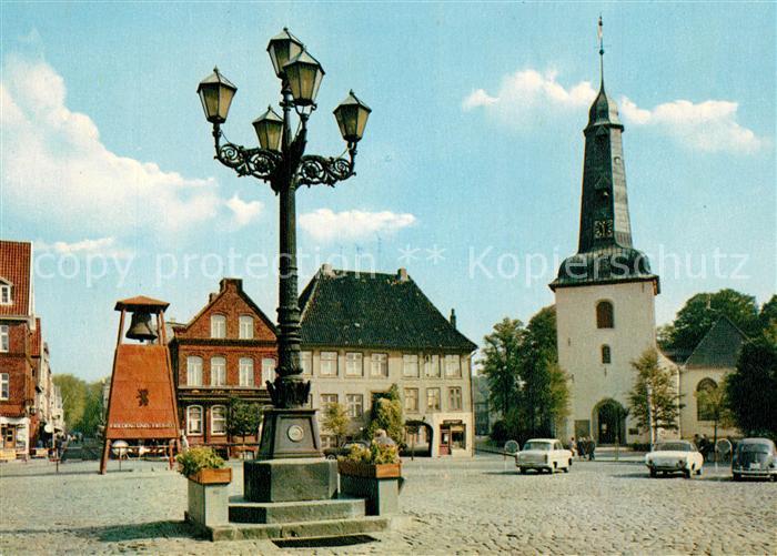 Glueckstadt Markt mit Kirche