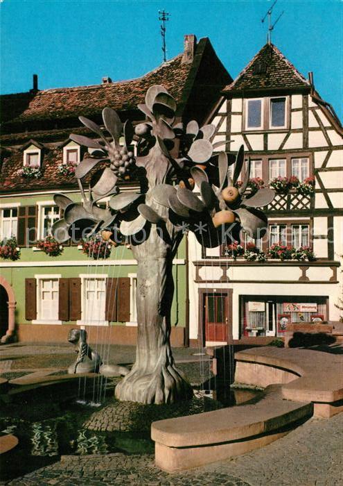 Neustadt Weinstrasse Brunnen am Kartoffelmarkt Fachwerkhaeuser Altstadt