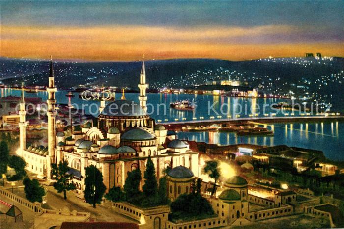 Istanbul Constantinopel Suleymaniye Goldener Horn und Atatuerk Bruecke in der Na
