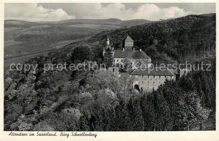 Attendorf Landschaftspanorama mit Burg Schnellenberg