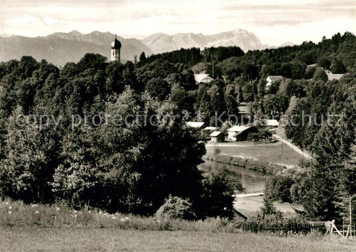 Beuerberg Wolfratshausen Blick ueber die Loisach Wettersteingebirge