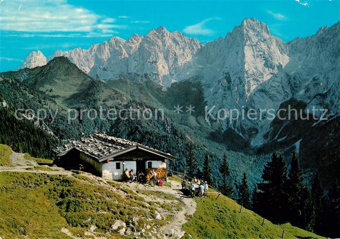 St Johann Tirol Hinterkaiserfeldenalm mit Wilden Kaiser Kaisergebirge