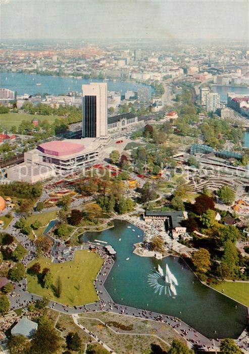 Hamburg Blick vom Fernsehturm auf Congress Centrum und Alster